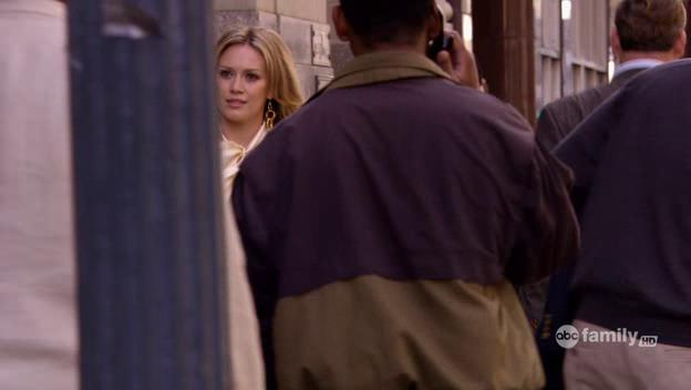 DailyDuff-dot-Org_BeautyAndtheBriefcase_Captures02055.jpg