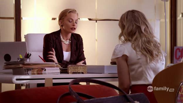 DailyDuff-dot-Org_BeautyAndtheBriefcase_Captures02068.jpg DailyDuff-dot-Org_BeautyAndtheBriefcase_Captures02068.jpg