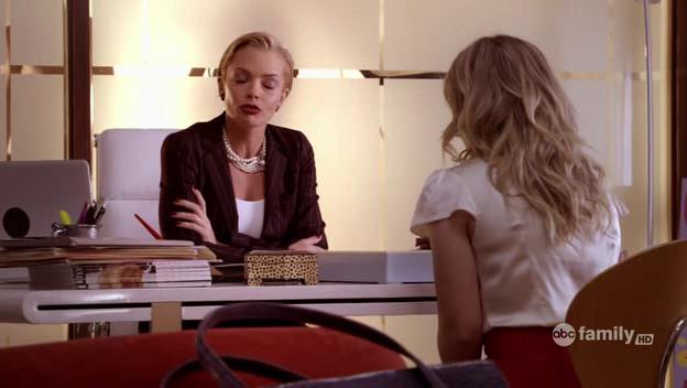 DailyDuff-dot-Org_BeautyAndtheBriefcase_Captures02071.jpg DailyDuff-dot-Org_BeautyAndtheBriefcase_Captures02071.jpg