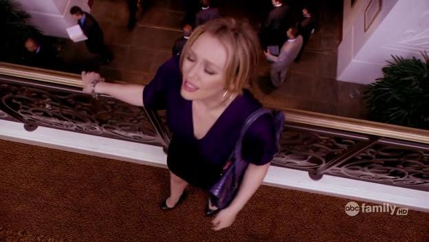 DailyDuff-dot-Org_BeautyAndtheBriefcase_Captures02532.jpg
