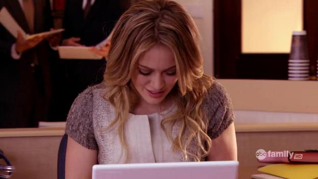 DailyDuff-dot-Org_BeautyAndtheBriefcase_Captures02698.jpg DailyDuff-dot-Org_BeautyAndtheBriefcase_Captures02698.jpg