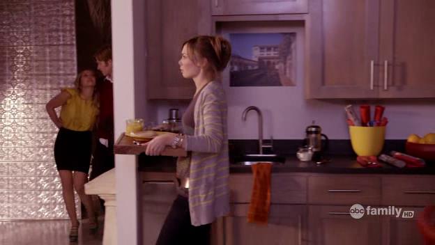 DailyDuff-dot-Org_BeautyAndtheBriefcase_Captures02773.jpg DailyDuff-dot-Org_BeautyAndtheBriefcase_Captures02773.jpg