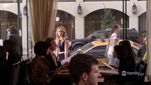 DailyDuff-dot-Org_BeautyAndtheBriefcase_Captures03509.jpg