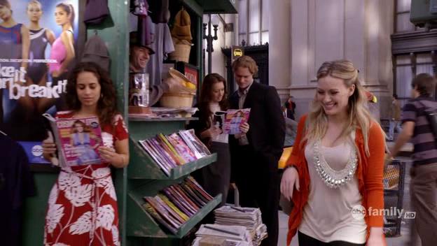 DailyDuff-dot-Org_BeautyAndtheBriefcase_Captures03825.jpg
