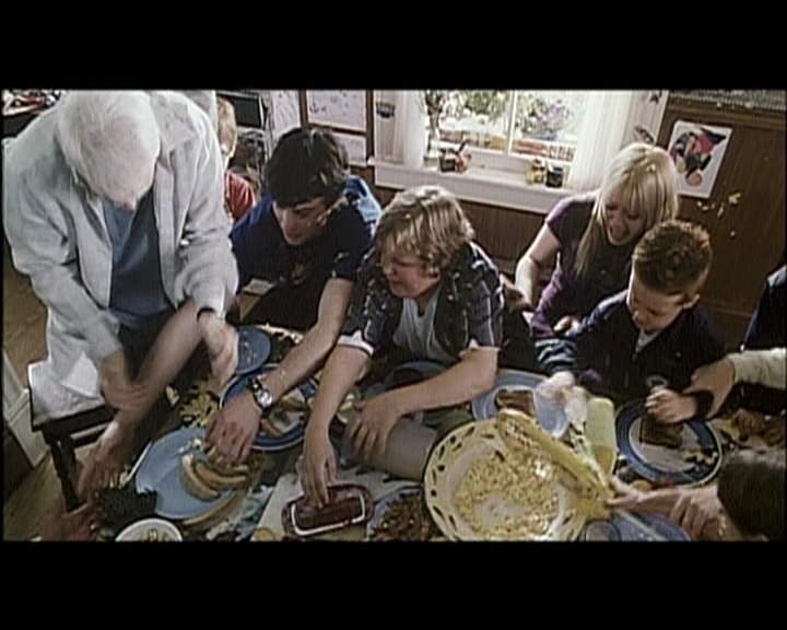 DailyDuff_dot_nl-CheaperByTheDozen-Featurette-Critters0582.jpg DailyDuff_dot_nl-CheaperByTheDozen-Featurette-Critters0582.jpg