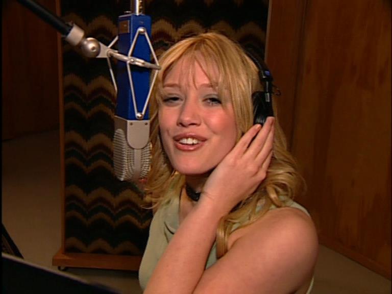 DailyDuff-dot-Org_LizzieMcGuireTheMovie-InDeOpnamestudioMetHilary_Captures00054.jpg