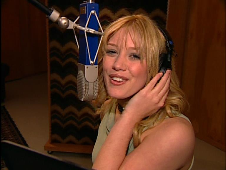 DailyDuff-dot-Org_LizzieMcGuireTheMovie-InDeOpnamestudioMetHilary_Captures00055.jpg