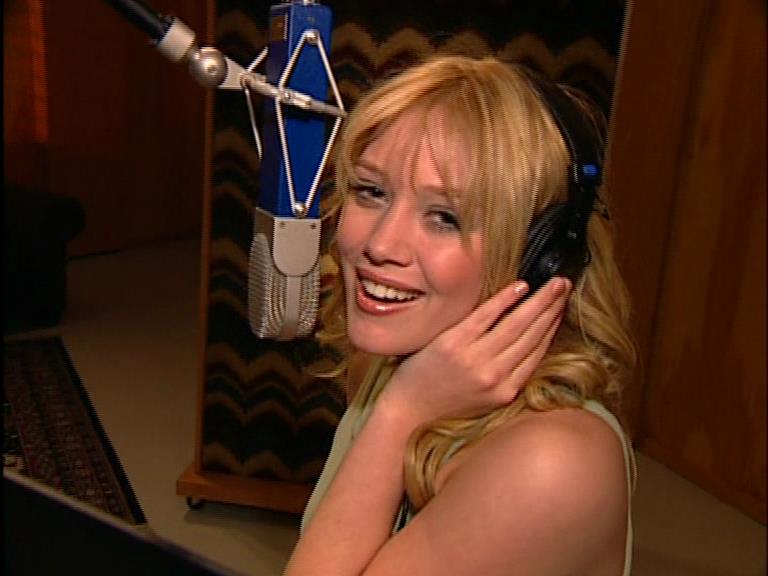 DailyDuff-dot-Org_LizzieMcGuireTheMovie-InDeOpnamestudioMetHilary_Captures00056.jpg