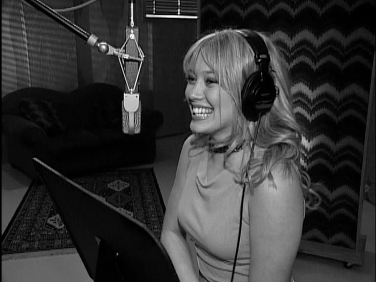 DailyDuff-dot-Org_LizzieMcGuireTheMovie-InDeOpnamestudioMetHilary_Captures00058.jpg