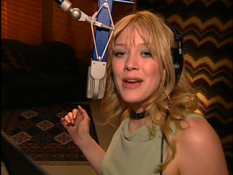 DailyDuff-dot-Org_LizzieMcGuireTheMovie-InDeOpnamestudioMetHilary_Captures00093.jpg