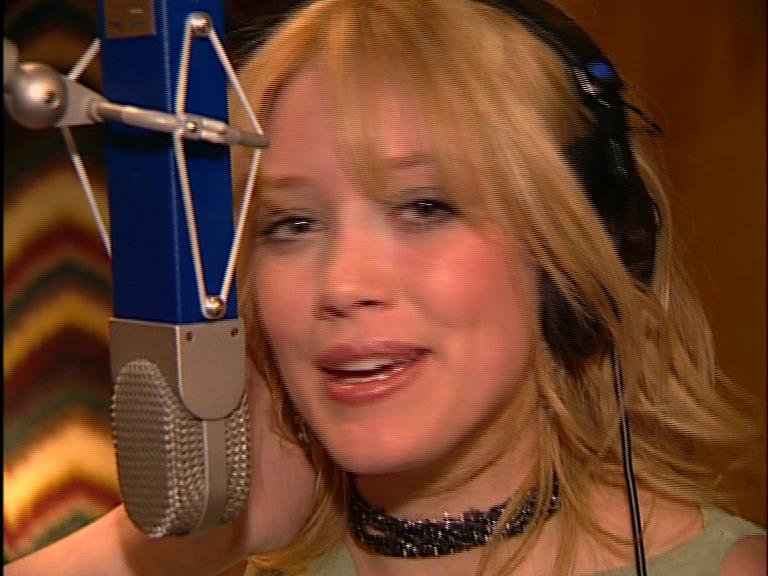 DailyDuff-dot-Org_LizzieMcGuireTheMovie-InDeOpnamestudioMetHilary_Captures00142.jpg
