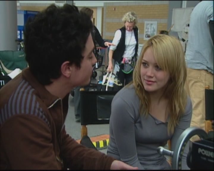 DailyDuff-dot-org_ThePerfectMan-OnSetWithHilary0012.jpg DailyDuff-dot-org_ThePerfectMan-OnSetWithHilary0012.jpg