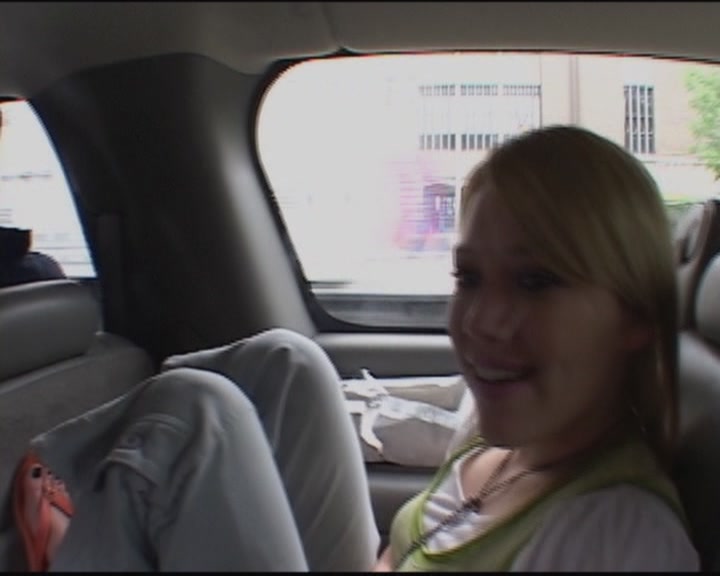 DailyDuff-dot-org_ThePerfectMan-OnSetWithHilary0034.jpg
