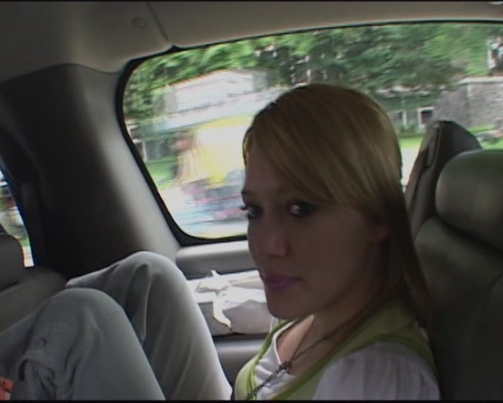 DailyDuff-dot-org_ThePerfectMan-OnSetWithHilary0038.jpg