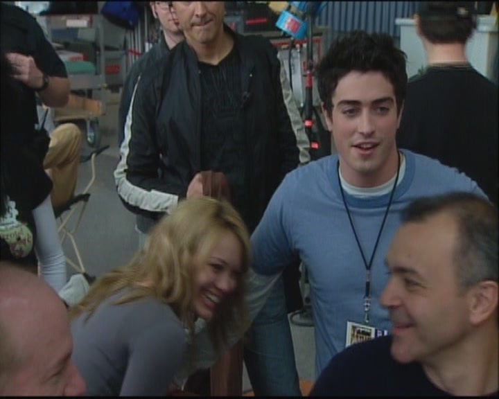 DailyDuff-dot-org_ThePerfectMan-OnSetWithHilary0061.jpg DailyDuff-dot-org_ThePerfectMan-OnSetWithHilary0061.jpg