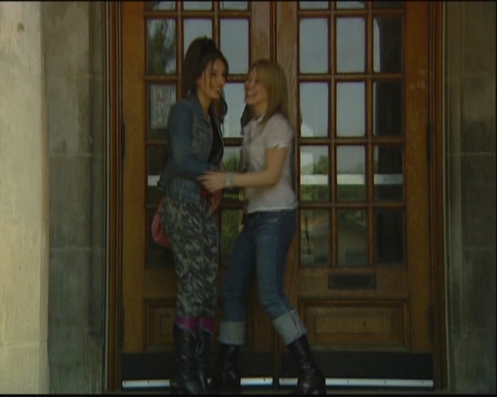 DailyDuff-dot-org_ThePerfectMan-OnSetWithHilary0083.jpg DailyDuff-dot-org_ThePerfectMan-OnSetWithHilary0083.jpg