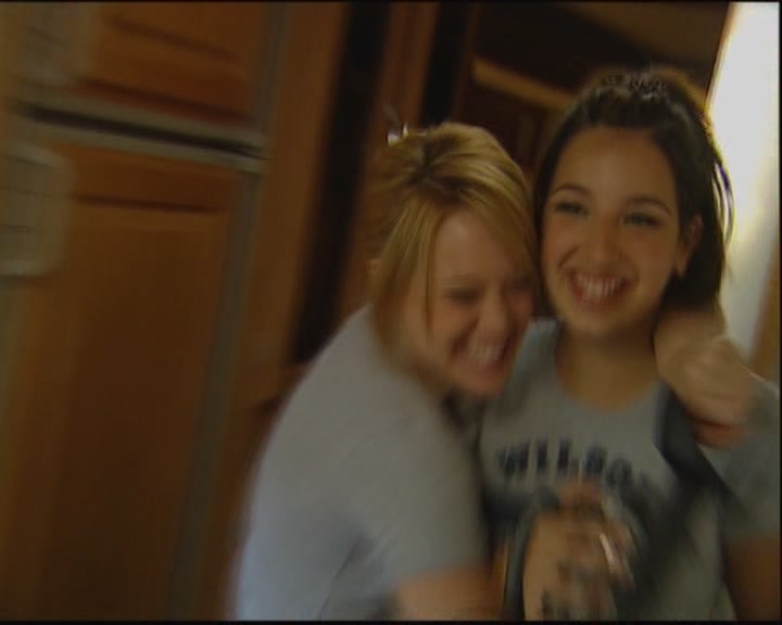 DailyDuff-dot-org_ThePerfectMan-OnSetWithHilary0146.jpg DailyDuff-dot-org_ThePerfectMan-OnSetWithHilary0146.jpg