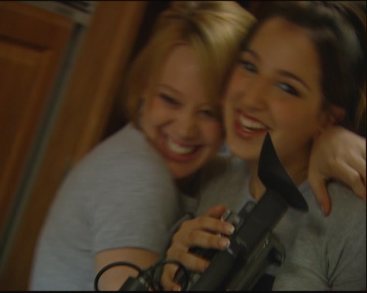 DailyDuff-dot-org_ThePerfectMan-OnSetWithHilary0147.jpg DailyDuff-dot-org_ThePerfectMan-OnSetWithHilary0147.jpg