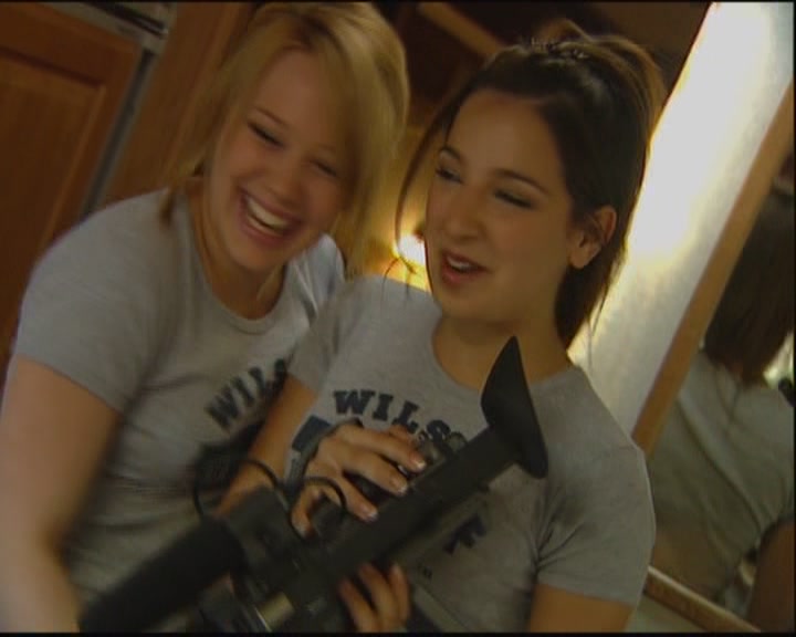 DailyDuff-dot-org_ThePerfectMan-OnSetWithHilary0148.jpg DailyDuff-dot-org_ThePerfectMan-OnSetWithHilary0148.jpg