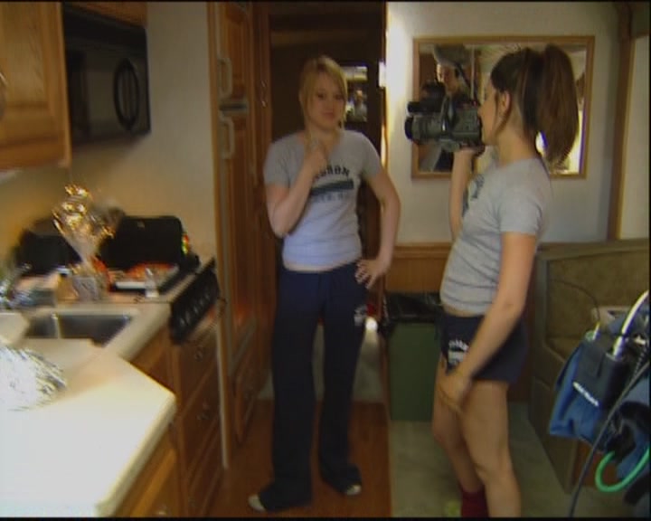 DailyDuff-dot-org_ThePerfectMan-OnSetWithHilary0154.jpg DailyDuff-dot-org_ThePerfectMan-OnSetWithHilary0154.jpg