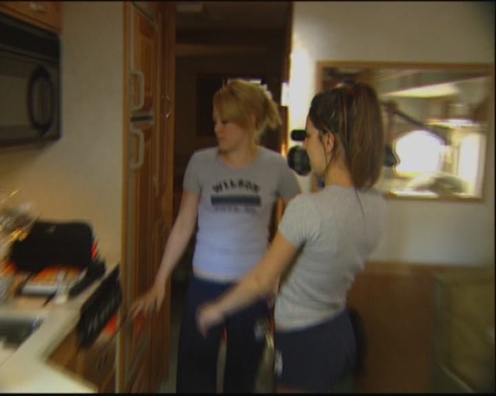 DailyDuff-dot-org_ThePerfectMan-OnSetWithHilary0155.jpg DailyDuff-dot-org_ThePerfectMan-OnSetWithHilary0155.jpg