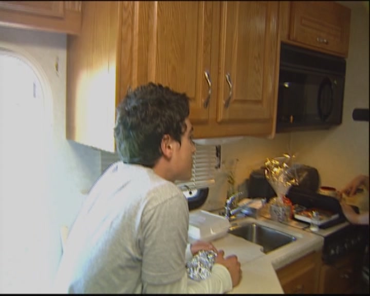 DailyDuff-dot-org_ThePerfectMan-OnSetWithHilary0161.jpg DailyDuff-dot-org_ThePerfectMan-OnSetWithHilary0161.jpg