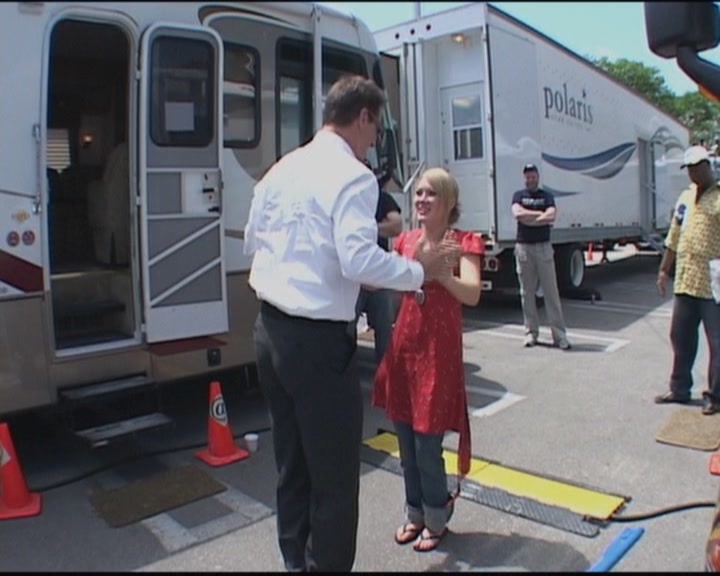 DailyDuff-dot-org_ThePerfectMan-OnSetWithHilary0224.jpg DailyDuff-dot-org_ThePerfectMan-OnSetWithHilary0224.jpg