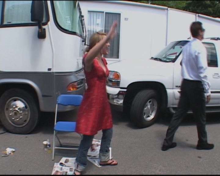 DailyDuff-dot-org_ThePerfectMan-OnSetWithHilary0256.jpg DailyDuff-dot-org_ThePerfectMan-OnSetWithHilary0256.jpg