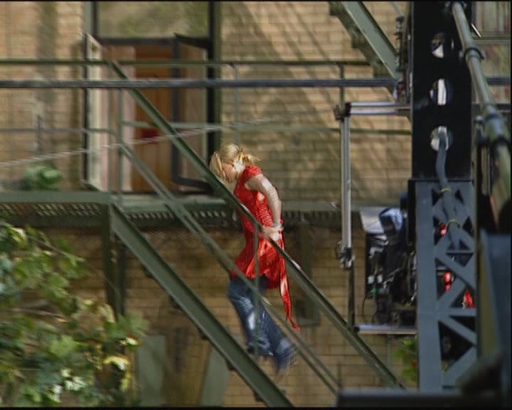 DailyDuff-dot-org_ThePerfectMan-OnSetWithHilary0270.jpg DailyDuff-dot-org_ThePerfectMan-OnSetWithHilary0270.jpg