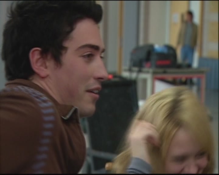 DailyDuff-dot-org_ThePerfectMan-OnSetWithHilary0301.jpg DailyDuff-dot-org_ThePerfectMan-OnSetWithHilary0301.jpg