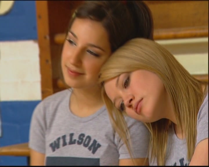 DailyDuff-dot-org_ThePerfectMan-OnSetWithHilary0303.jpg DailyDuff-dot-org_ThePerfectMan-OnSetWithHilary0303.jpg