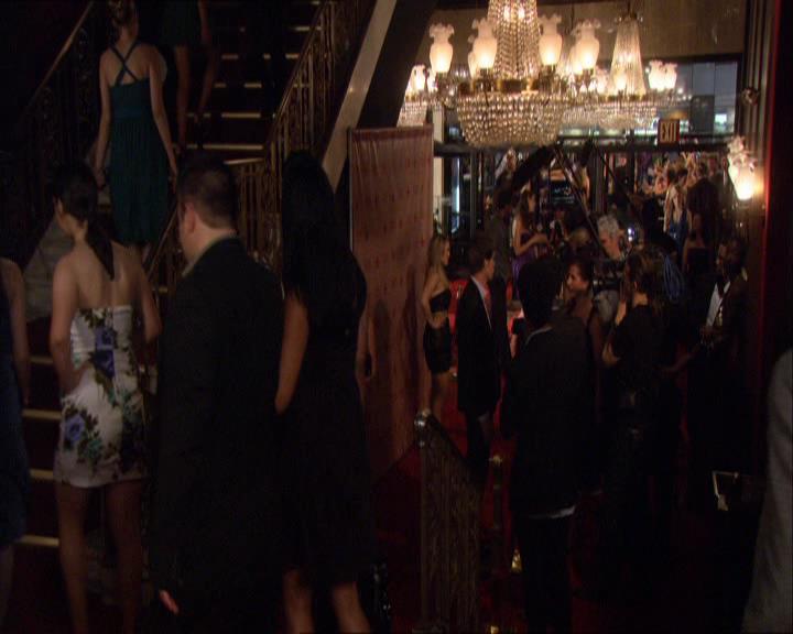 GossipGirlFan_dot_nl-3x04DanTheFleurette1364.jpg GossipGirlFan_dot_nl-3x04DanTheFleurette1364.jpg