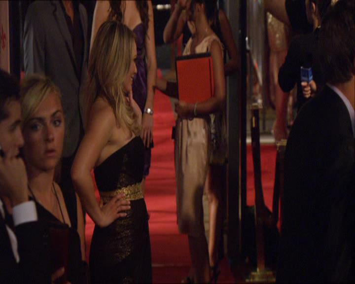 GossipGirlFan_dot_nl-3x04DanTheFleurette1366.jpg GossipGirlFan_dot_nl-3x04DanTheFleurette1366.jpg