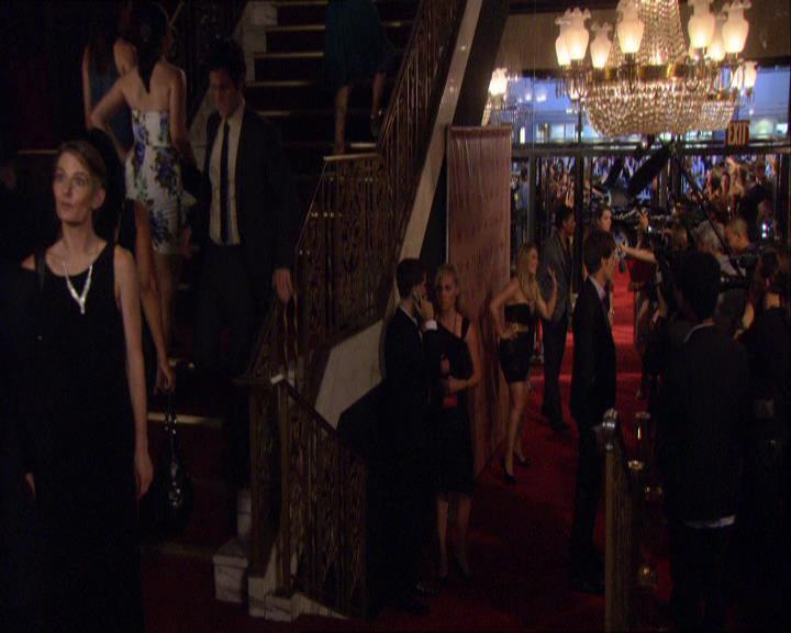 GossipGirlFan_dot_nl-3x04DanTheFleurette1478.jpg GossipGirlFan_dot_nl-3x04DanTheFleurette1478.jpg