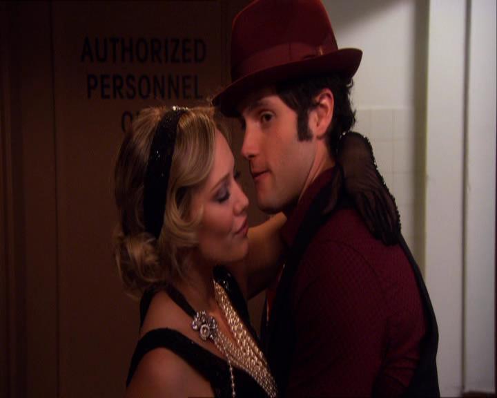GossipGirlFan_dot_nl-3x07HowToSucceedInBassness2004.jpg