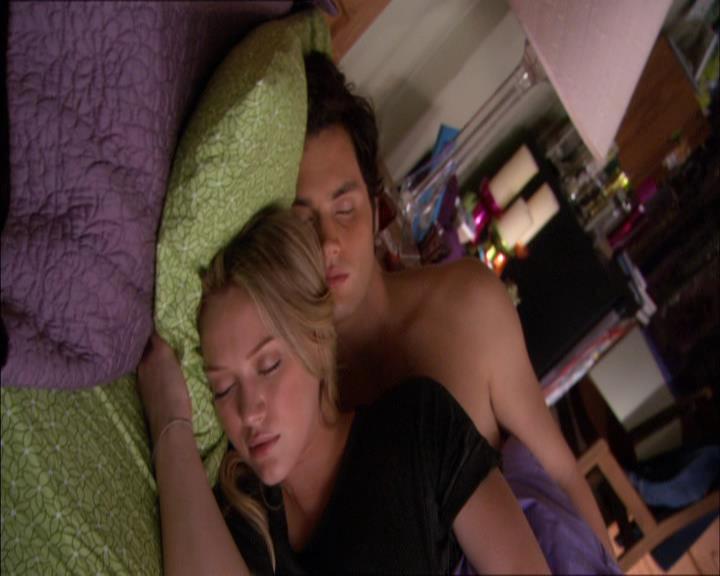 GossipGirlFan_dot_nl-3x08TheGrandfatherPartII0009.jpg GossipGirlFan_dot_nl-3x08TheGrandfatherPartII0009.jpg