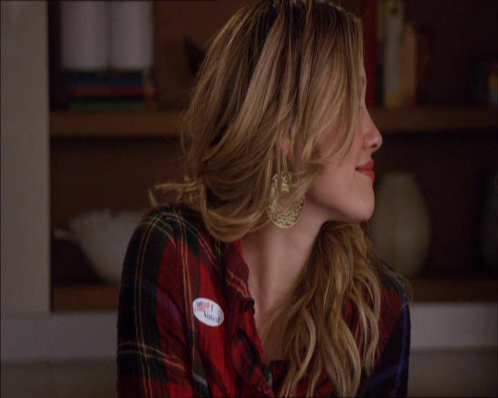 GossipGirlFan_dot_nl-3x08TheGrandfatherPartII0728.jpg GossipGirlFan_dot_nl-3x08TheGrandfatherPartII0728.jpg