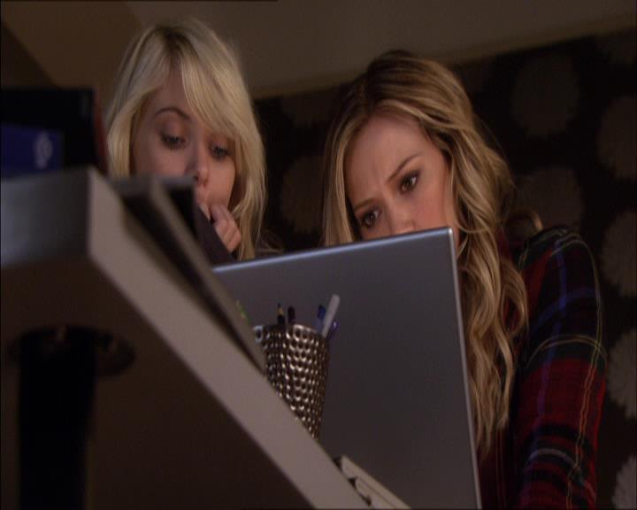 GossipGirlFan_dot_nl-3x08TheGrandfatherPartII1170.jpg GossipGirlFan_dot_nl-3x08TheGrandfatherPartII1170.jpg