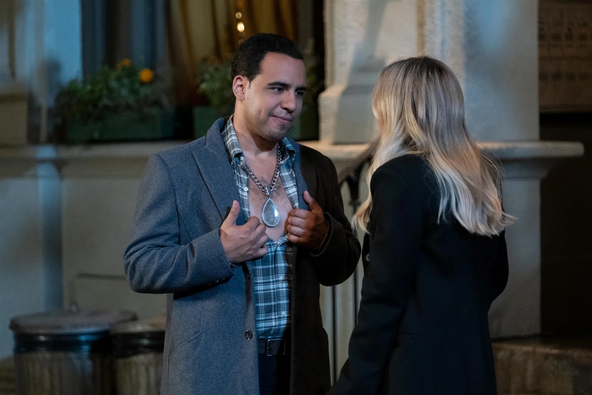 2x06-003.jpg