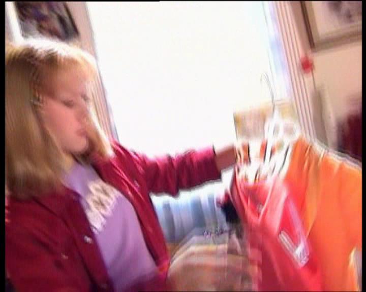 DailyDuff-dot-nl_LizzieMcGuireSeries-WhenMomsAttacks0003.jpg DailyDuff-dot-nl_LizzieMcGuireSeries-WhenMomsAttacks0003.jpg