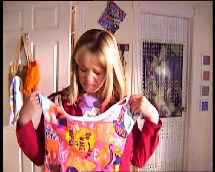 DailyDuff-dot-nl_LizzieMcGuireSeries-WhenMomsAttacks0007.jpg DailyDuff-dot-nl_LizzieMcGuireSeries-WhenMomsAttacks0007.jpg