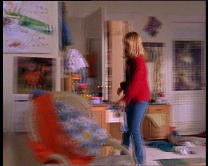 DailyDuff-dot-nl_LizzieMcGuireSeries-WhenMomsAttacks0016.jpg DailyDuff-dot-nl_LizzieMcGuireSeries-WhenMomsAttacks0016.jpg