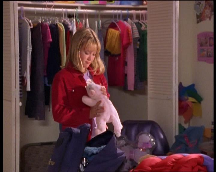 DailyDuff-dot-nl_LizzieMcGuireSeries-WhenMomsAttacks0027.jpg DailyDuff-dot-nl_LizzieMcGuireSeries-WhenMomsAttacks0027.jpg