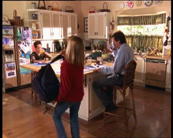 DailyDuff-dot-nl_LizzieMcGuireSeries-WhenMomsAttacks0095.jpg DailyDuff-dot-nl_LizzieMcGuireSeries-WhenMomsAttacks0095.jpg