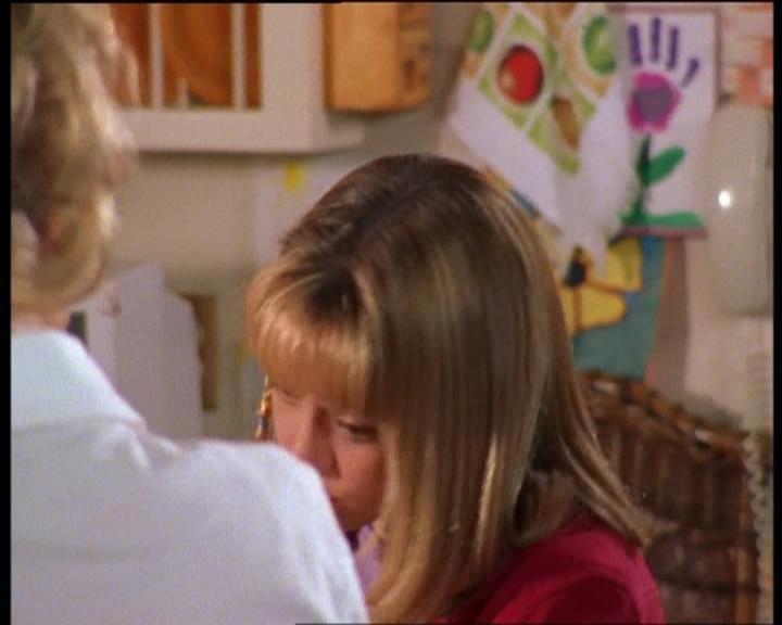 DailyDuff-dot-nl_LizzieMcGuireSeries-WhenMomsAttacks0193.jpg DailyDuff-dot-nl_LizzieMcGuireSeries-WhenMomsAttacks0193.jpg