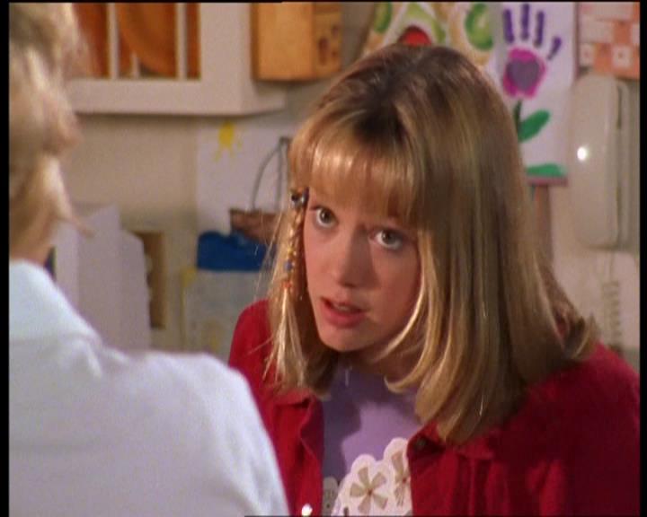 DailyDuff-dot-nl_LizzieMcGuireSeries-WhenMomsAttacks0194.jpg DailyDuff-dot-nl_LizzieMcGuireSeries-WhenMomsAttacks0194.jpg