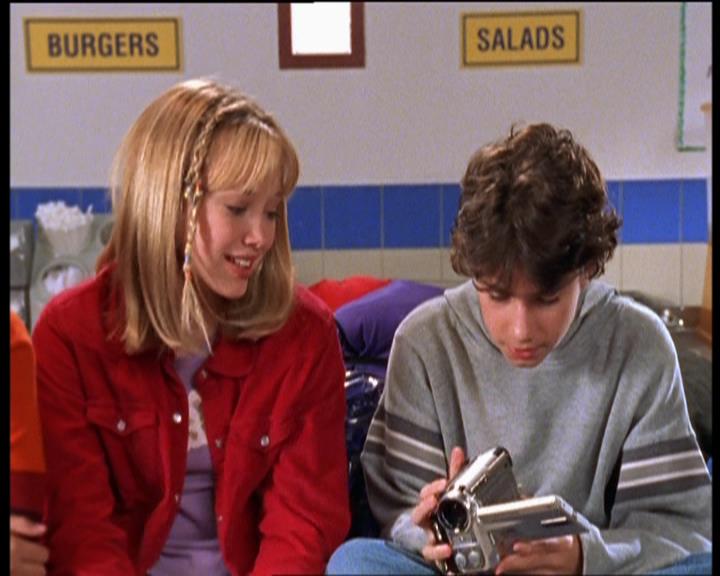 DailyDuff-dot-nl_LizzieMcGuireSeries-WhenMomsAttacks0258.jpg DailyDuff-dot-nl_LizzieMcGuireSeries-WhenMomsAttacks0258.jpg