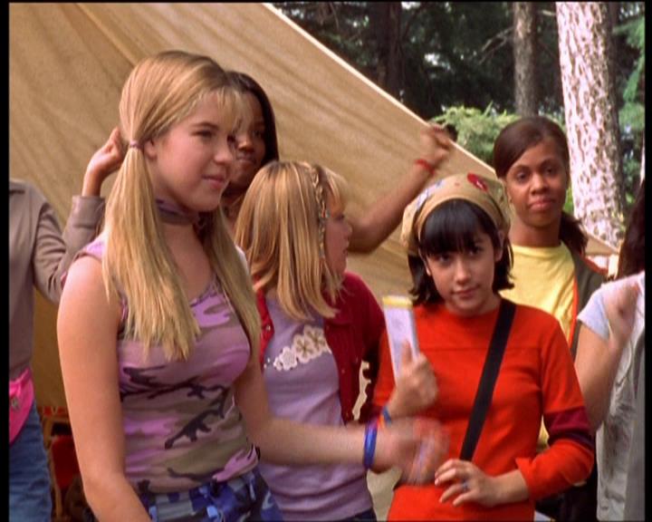 DailyDuff-dot-nl_LizzieMcGuireSeries-WhenMomsAttacks0573.jpg DailyDuff-dot-nl_LizzieMcGuireSeries-WhenMomsAttacks0573.jpg