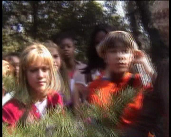 DailyDuff-dot-nl_LizzieMcGuireSeries-WhenMomsAttacks0589.jpg DailyDuff-dot-nl_LizzieMcGuireSeries-WhenMomsAttacks0589.jpg