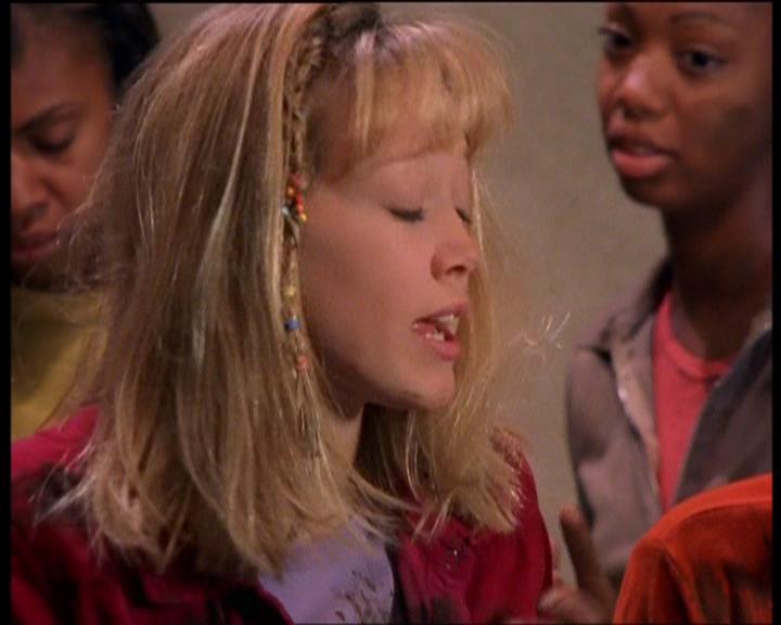 DailyDuff-dot-nl_LizzieMcGuireSeries-WhenMomsAttacks0729.jpg DailyDuff-dot-nl_LizzieMcGuireSeries-WhenMomsAttacks0729.jpg